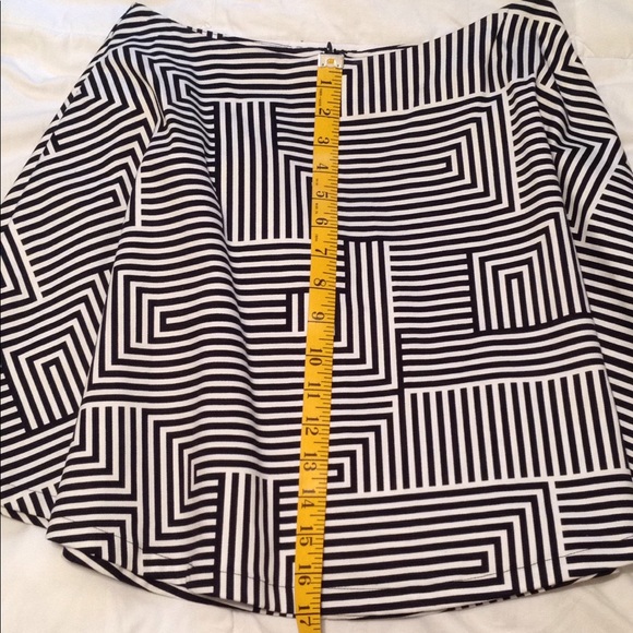 KATE SPADE SATURDAY black & white zig zag skirt - Picture 3 of 6